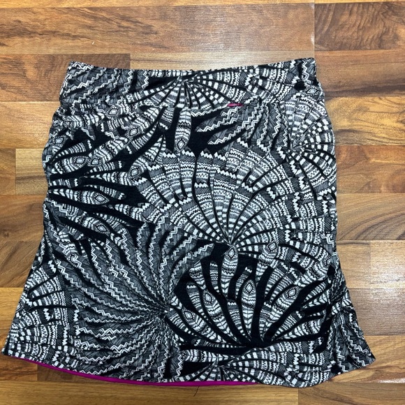 Title Nine Reversible Skirt Small Pink Black Print Travel Stretch Athletic Wear - Picture 3 of 5
